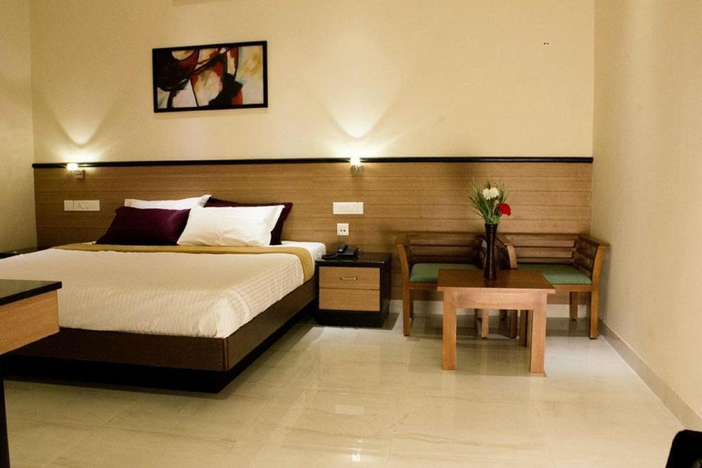 Kohinoor Hotels Erode Szoba fotó